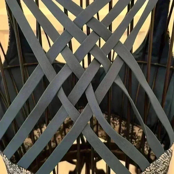 Lululemon Free To Be Moved Bra-Sz 8 - Picture 4 of 6